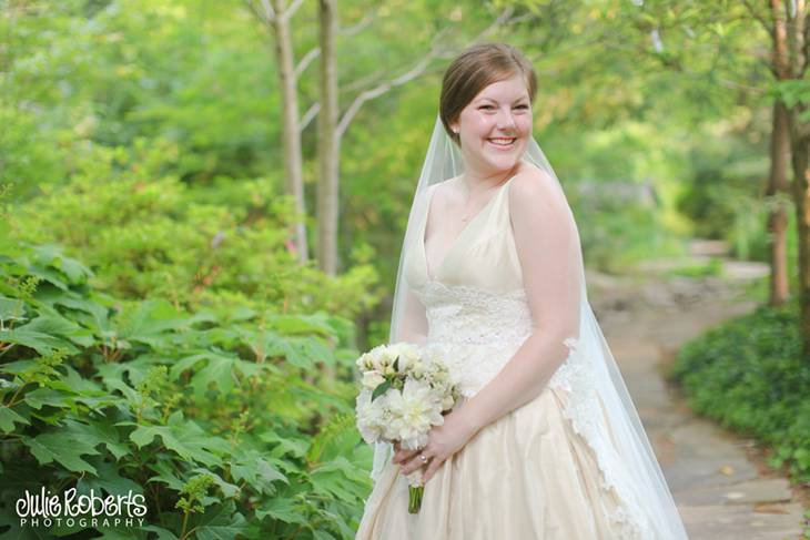 Katie Schultz :: Bridal Portraits :: RT Lodge, Julie Roberts Photography