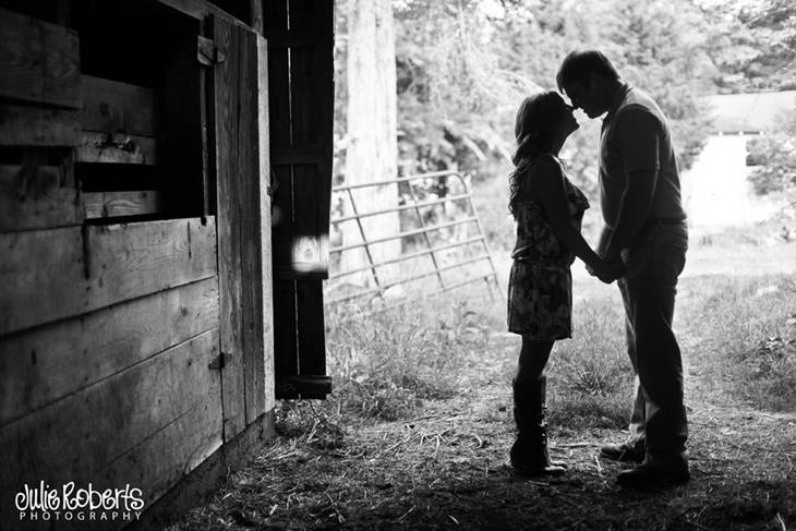 Megan and Jordan are Engaged!!  :: Knoxville Farm, Julie Roberts Photography