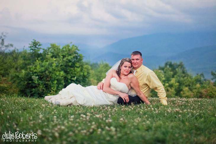 Yanci Dennis &amp; Scott Williams :: Married on a Mountain Top :: Gatlinburg Wedding, Julie Roberts Photography