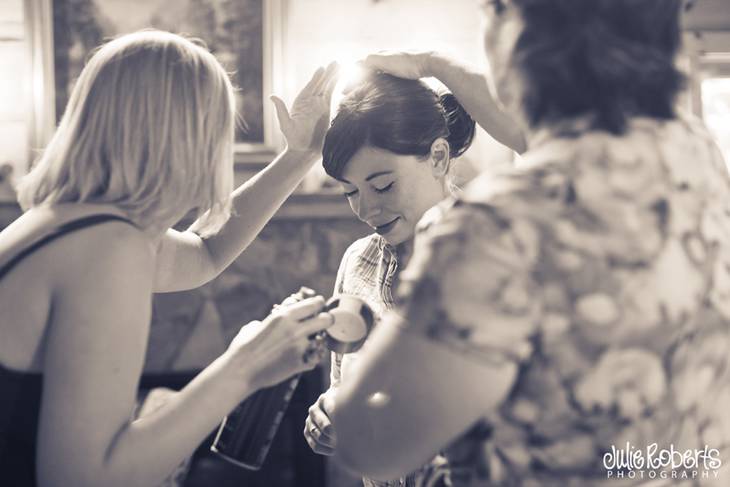 Stephanie Dowdy and Michael Davis :: The Lily Barn, Townsend, Tennessee, Julie Roberts Photography