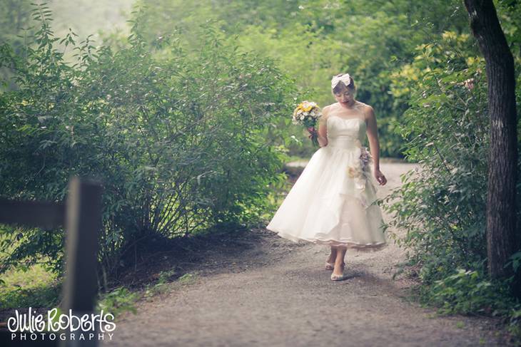 Stephanie Dowdy and Michael Davis :: The Lily Barn, Townsend, Tennessee, Julie Roberts Photography