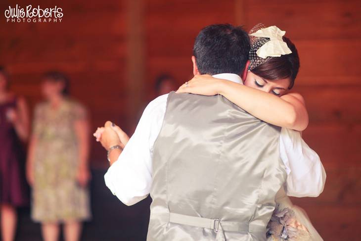 Stephanie Dowdy and Michael Davis :: The Lily Barn, Townsend, Tennessee, Julie Roberts Photography