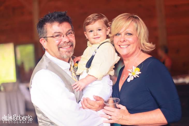 Stephanie Dowdy and Michael Davis :: The Lily Barn, Townsend, Tennessee, Julie Roberts Photography