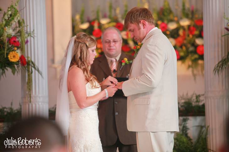 Megan Carroll and Jordan Combs :: Married at Hale Springs Inn, Julie Roberts Photography