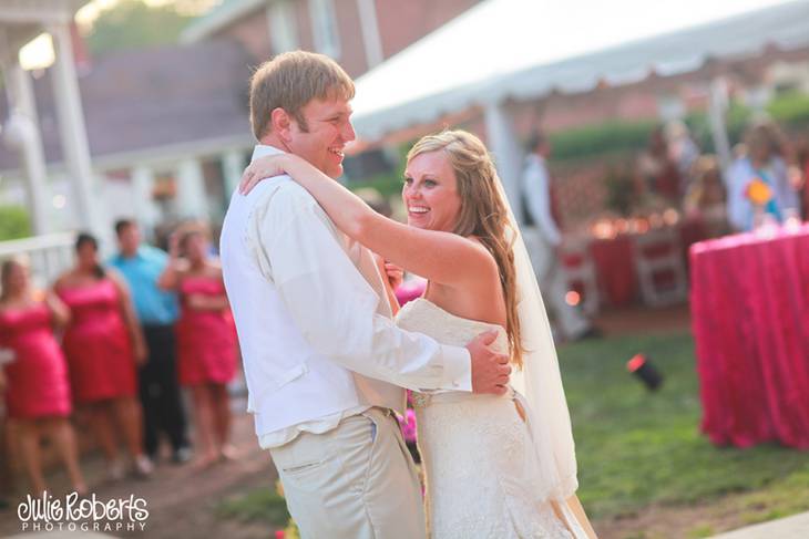 Megan Carroll and Jordan Combs :: Married at Hale Springs Inn, Julie Roberts Photography