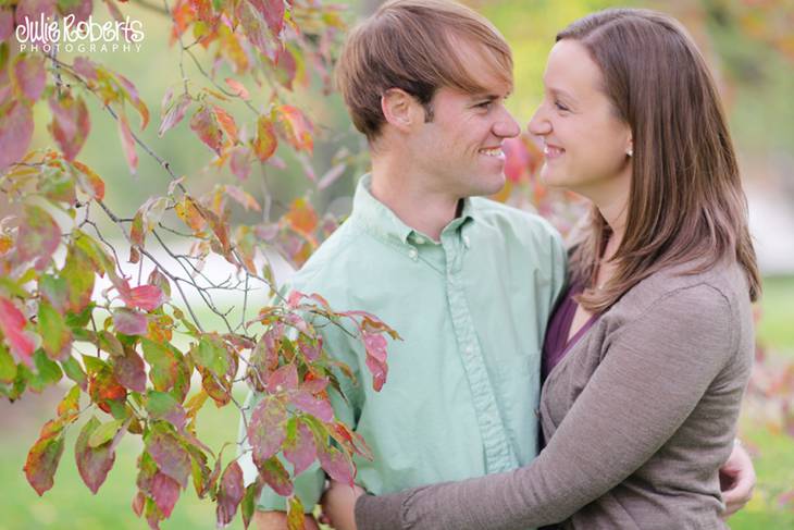 Sara and Robbie :: Engaged! :: Knoxville, Tennessee, Julie Roberts Photography