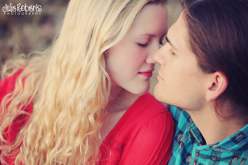 Olivia and Justin ... hippie lovin ... xoxo!, Julie Roberts Photography