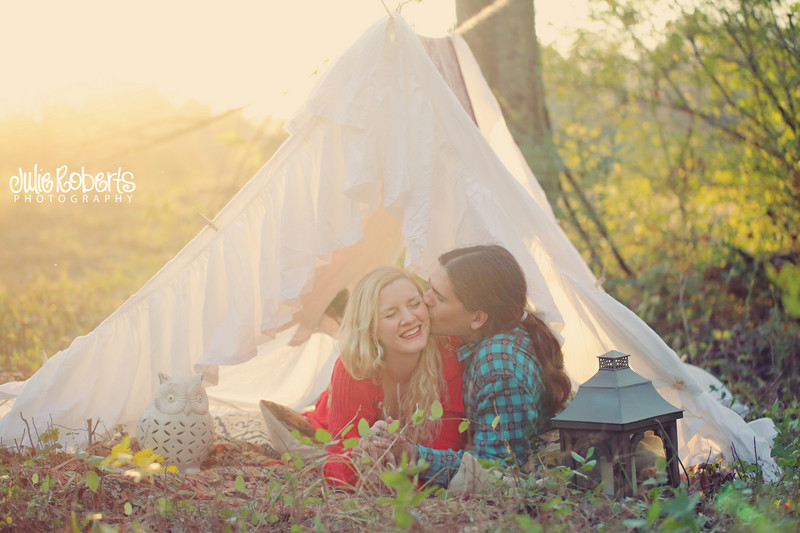 Olivia and Justin ... hippie lovin ... xoxo!, Julie Roberts Photography