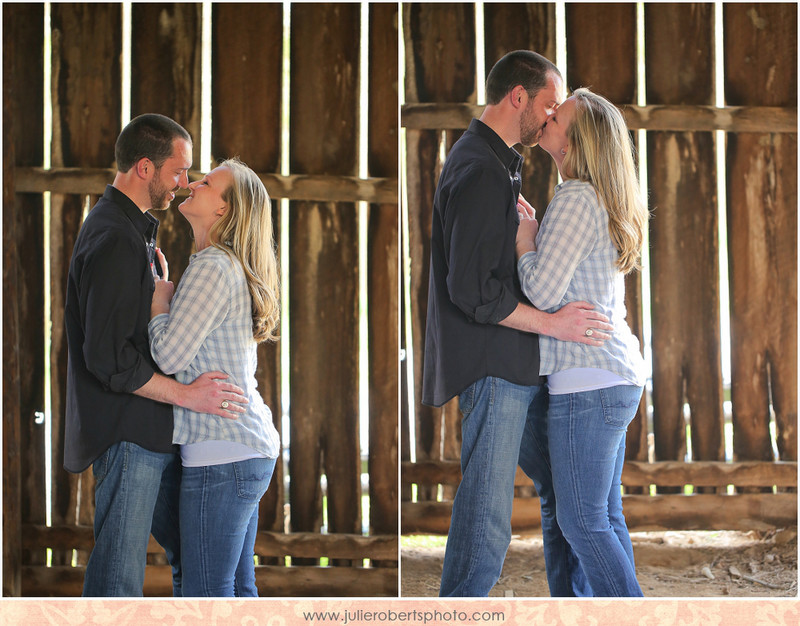 Lindsay + Jason :: A Nashville Engagement :: Tennessee Photographer, Julie Roberts Photography