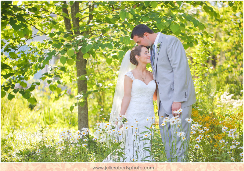 Meredith and Mike Shafer :: Knoxville Farm Wedding :: Full Circle Farm, Tennessee, Julie Roberts Photography